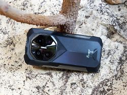 Nachtsicht, 700 g, 20.000 mAh: Monster-Smartphone Fossibot F113 ausprobiert